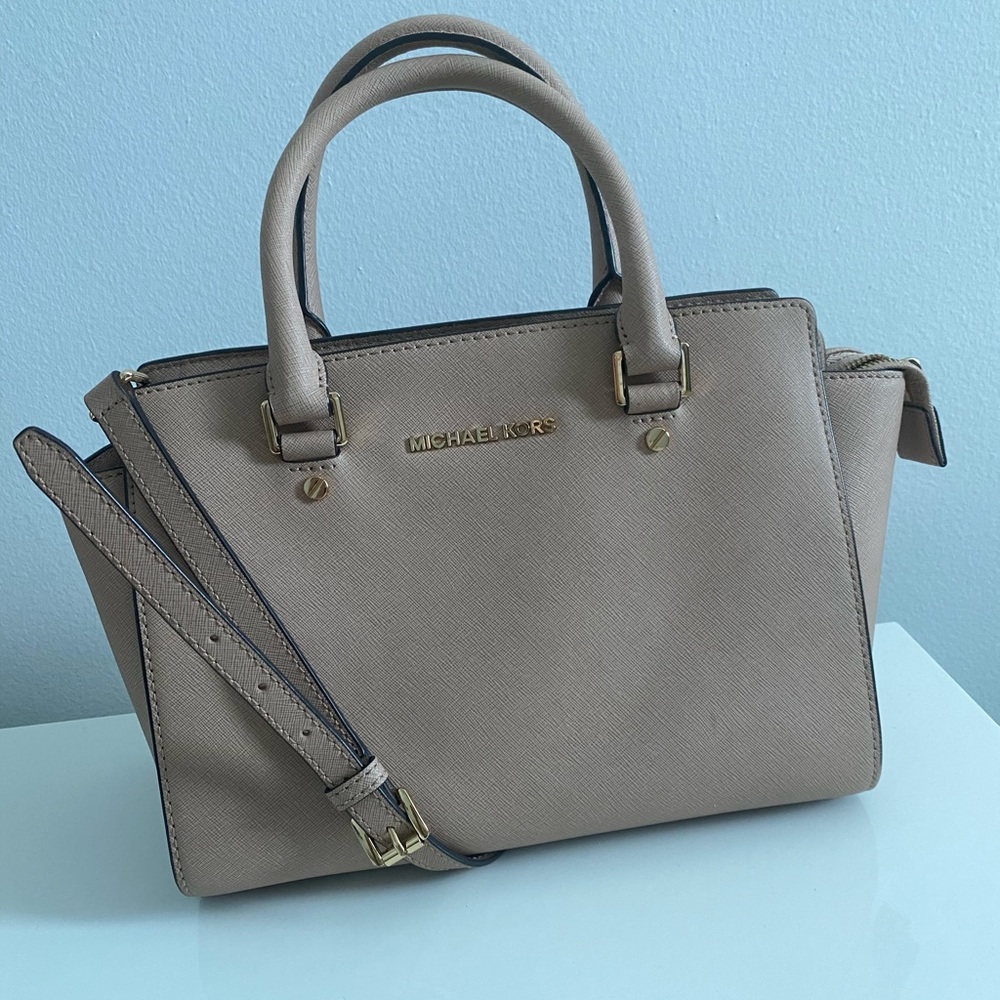 MICHAEL KORS Selma Handbag